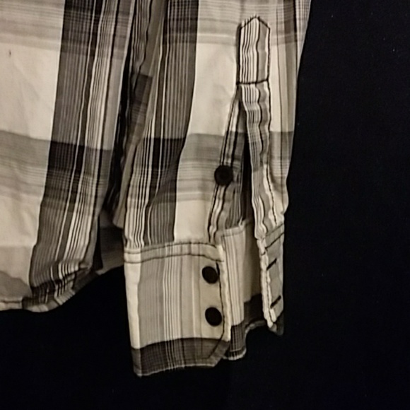 Prototype Button up - Picture 6 of 6